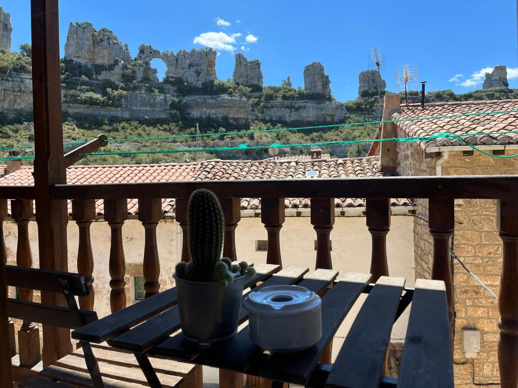 La Milana, Orbaneja del Castillo Exterior foto